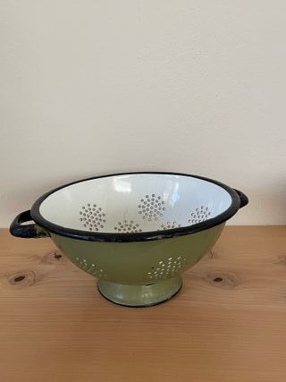 Scolapasta vintage in metallo smaltato Verde