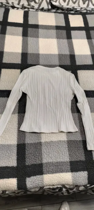 Camiseta blanca manga larga acanalada