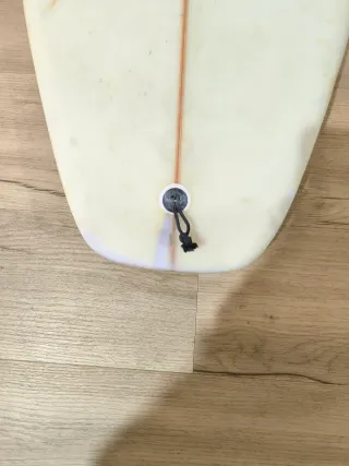 Tabla de surf con diseño artístico