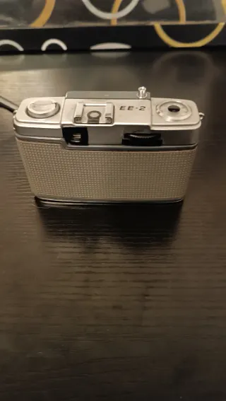 Cámara Olympus EE-2 – Analógica y Compacta