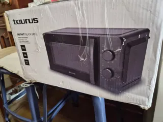 Microondas Taurus Compacto 700W 20L + Grill