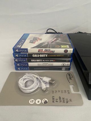 PS4 (PlayStation 4) Negra + 4 Juegos