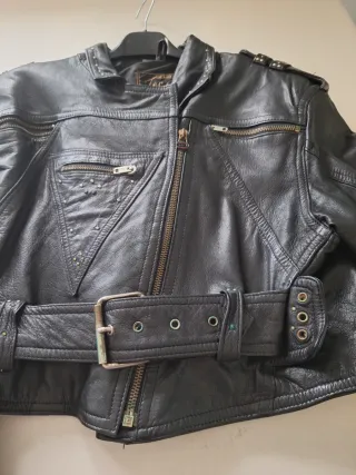 Cazadora de piel artesanal