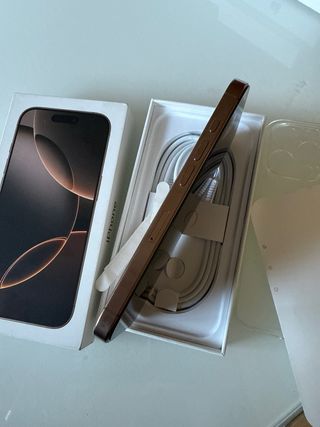 iPhone 16 Pro 128 GB Oro Titanio