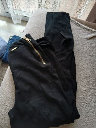 Mallas Guess Negras en buen estado marca guess