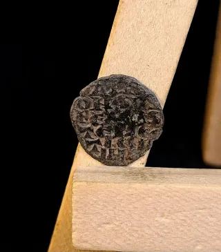 Dinero de Alfonso X (dinero de 6 líneas), Coruña