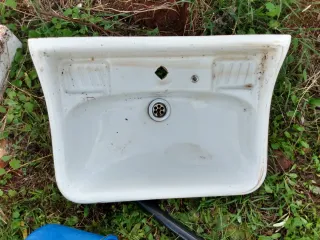 Pica antigua de lavabo