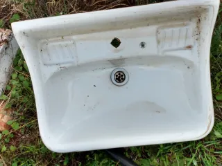 Pica antigua de lavabo