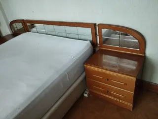 Cómoda con espejo, cabecero y 2 mesillas