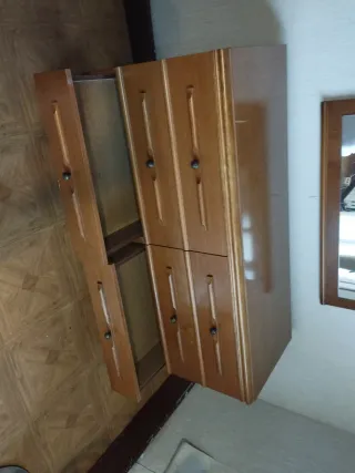 Cómoda con espejo, cabecero y 2 mesillas