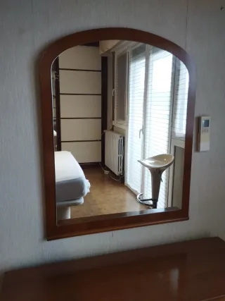 Cómoda con espejo, cabecero y 2 mesillas