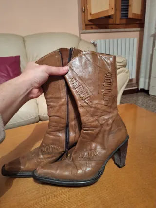 Stivali donna marroni tacco alto