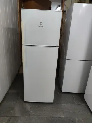 Nevera Electrolux 169x60cm no Frost con Garantia