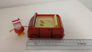 Cochecito rojo con Peppa Pig. Como nuevo.