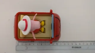 Cochecito rojo con Peppa Pig. Como nuevo.