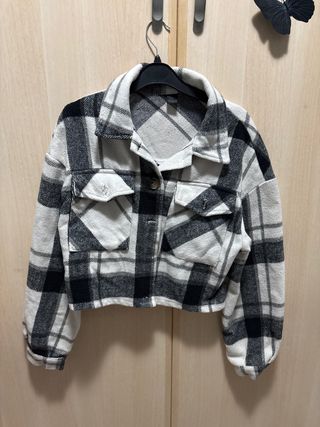 Chaqueta de cuadros blanco y negro, para vestir.