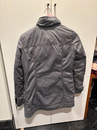 Abrigo Peuterey gris talla 40, es como una 38