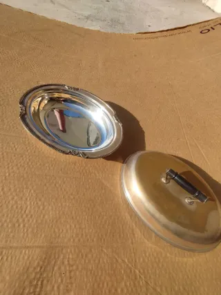 Vassoio in argento con manico