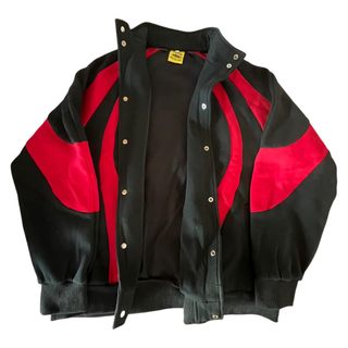 Chaqueta Corteiz Negra y Roja Talla M