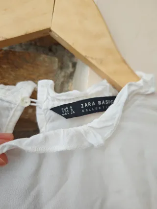 Blusa Zara bordada blanca