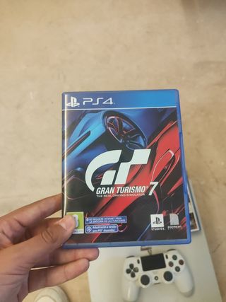 PS4 Pro Blanca + 2 Juegos
