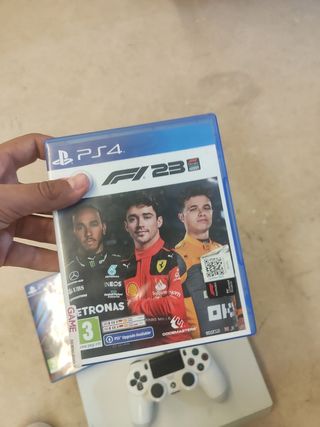 PS4 Pro Blanca + 2 Juegos