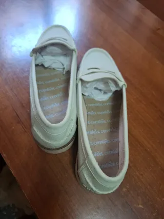 Mocasines blancos de piel