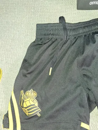 Equipación Real Sociedad Macron