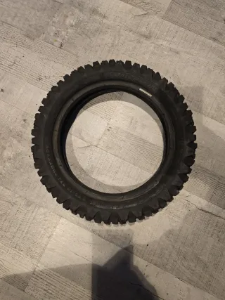 Neumático 2.75-10 37J Michelin usada