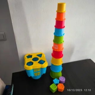 Juguetes apilables y encajables