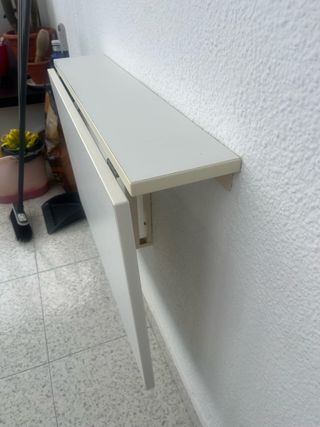 Mesa plegable blanca