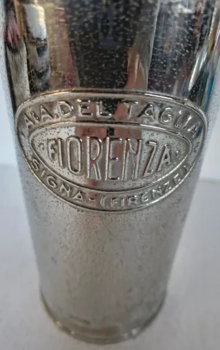 Spruzzatore vintage in metallo