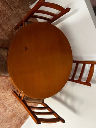 mesa de comedor con 4 sillas