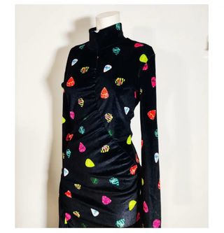 Vestido de terciopelo negro de Bimba y Lola