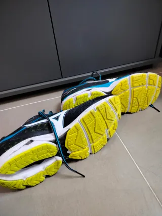 Zapatillas Mizuno Hombre Negras y Azules