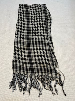 Bufanda de cuadros negro y blanco pañuelo viento