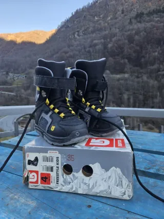 Scarponi Snowboard Bambino Burton Taglia 35