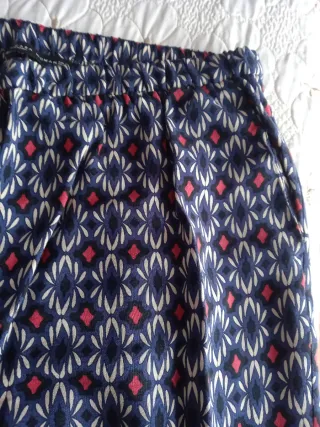 Pantalón Zara estampado