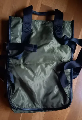 Mochila-bolso verde militar y negro