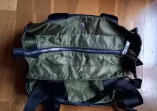 Mochila-bolso verde militar y negro