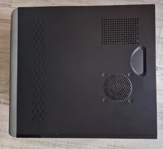 Ordenador Torre Clásico Negro/Plateado con teclado