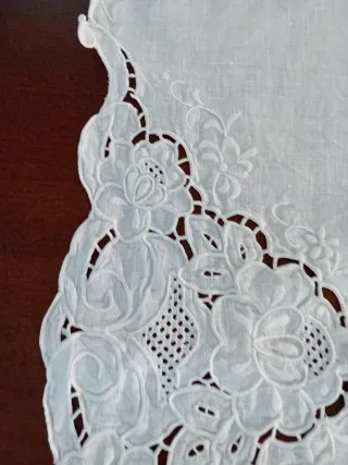 Asciugamano in lino ricamato a mano 106x70 cm