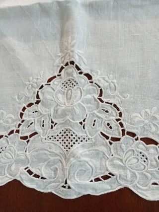 Asciugamano in lino ricamato a mano 106x70 cm