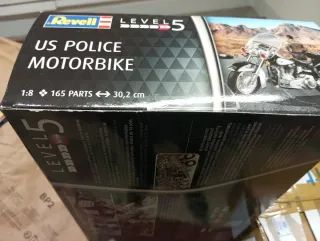Maqueta Revell US Police Motorbike 1:8