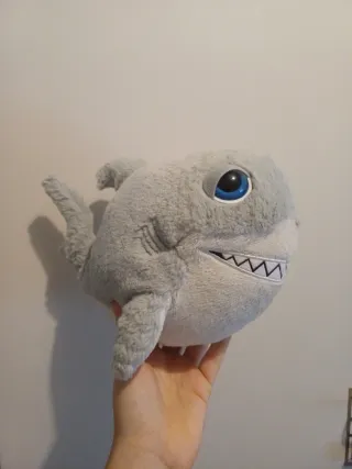 Peluche Tiburón Gris