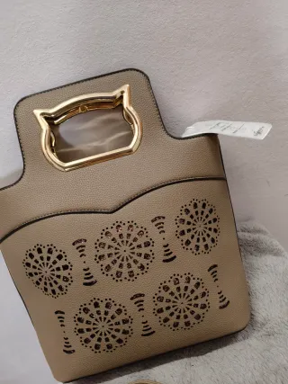 Borsa marrone a tracolla nuova con cartellino