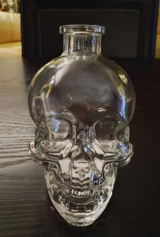 Bottiglia Vodka Cristallina a Forma di Teschio