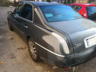Lancia Thesis 2003