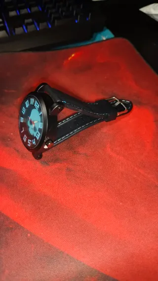 Reloj Analógico Negro y Azul
