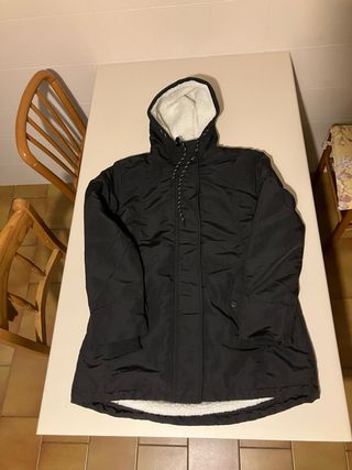 Giacca nera con cappuccio foderata